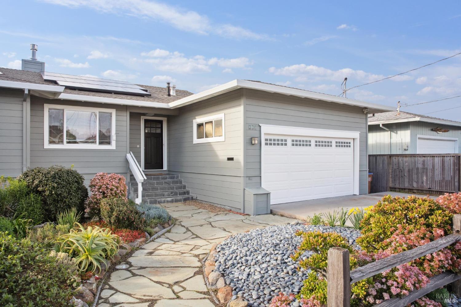 191 Golden Hind Psge