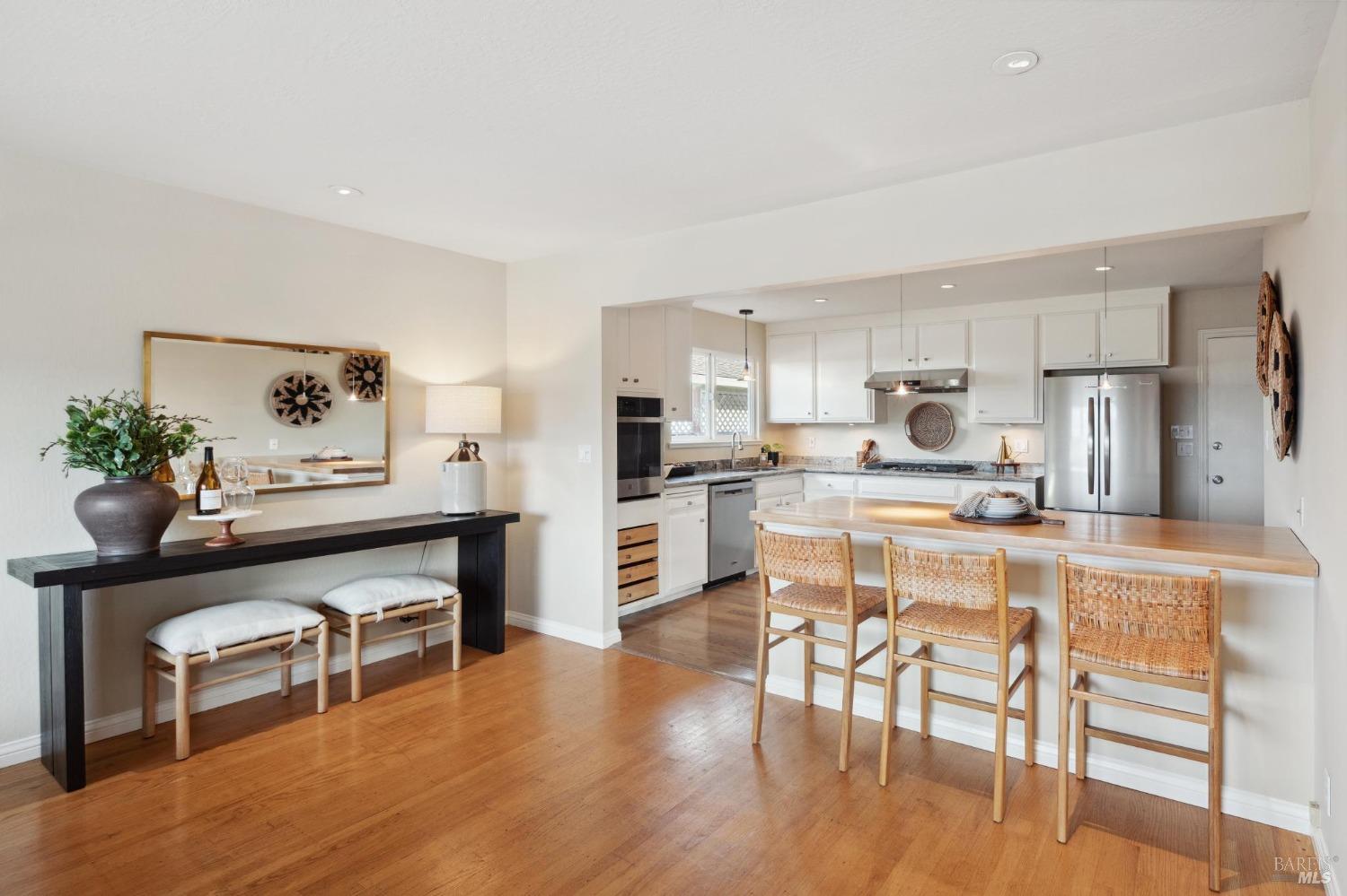 191 Golden Hind Psge