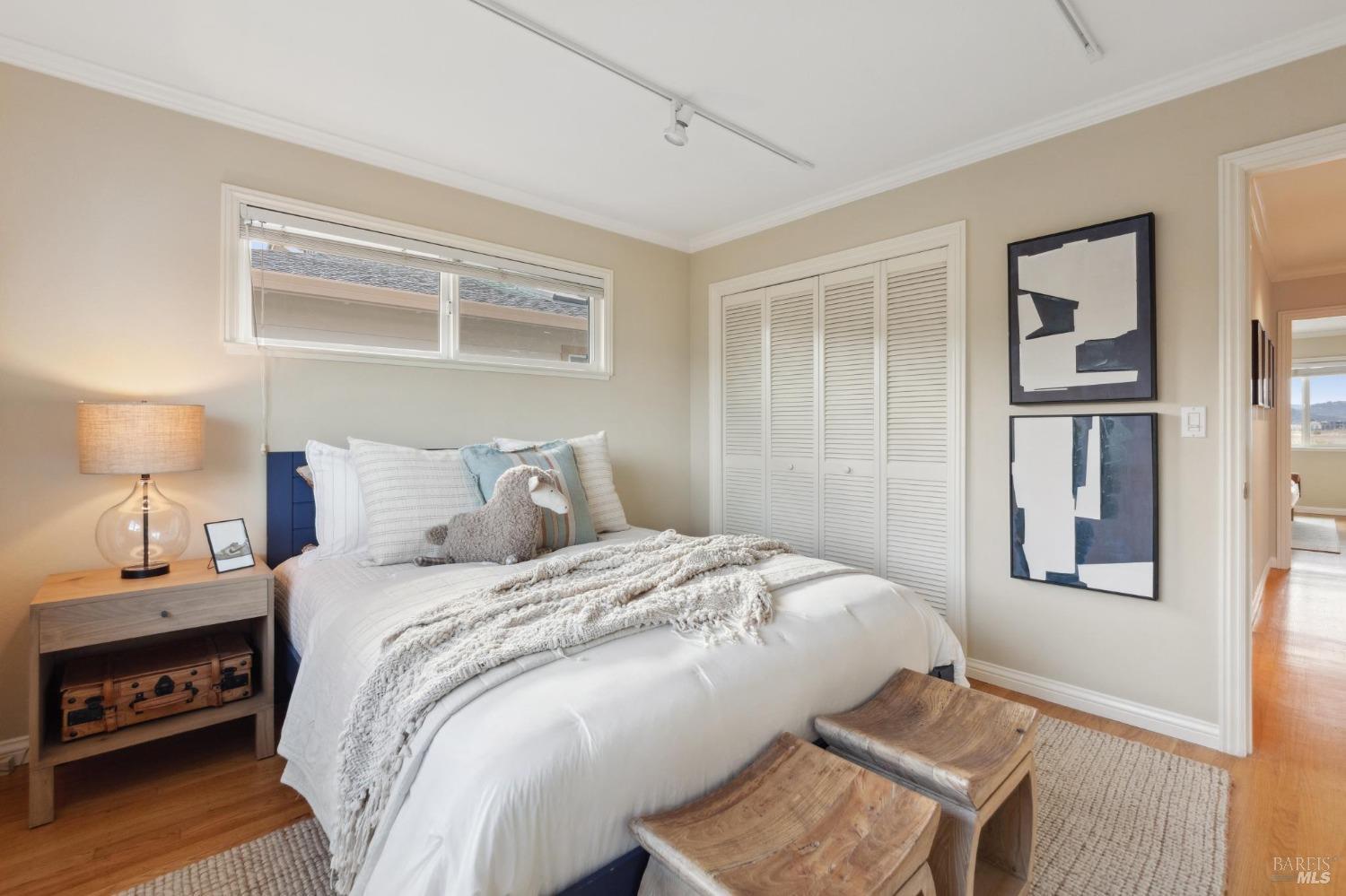 191 Golden Hind Psge