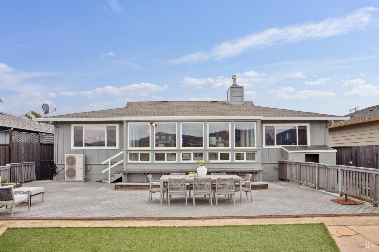 191 Golden Hind Psge