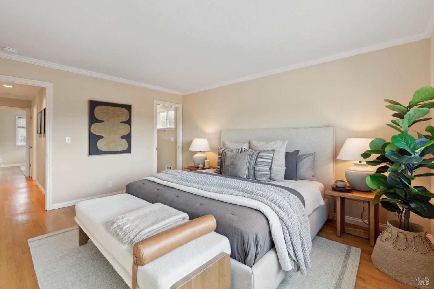 191 Golden Hind Psge