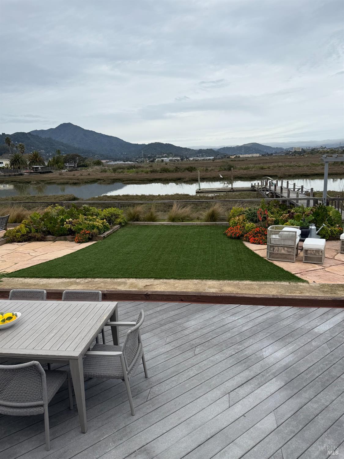 191 Golden Hind Psge