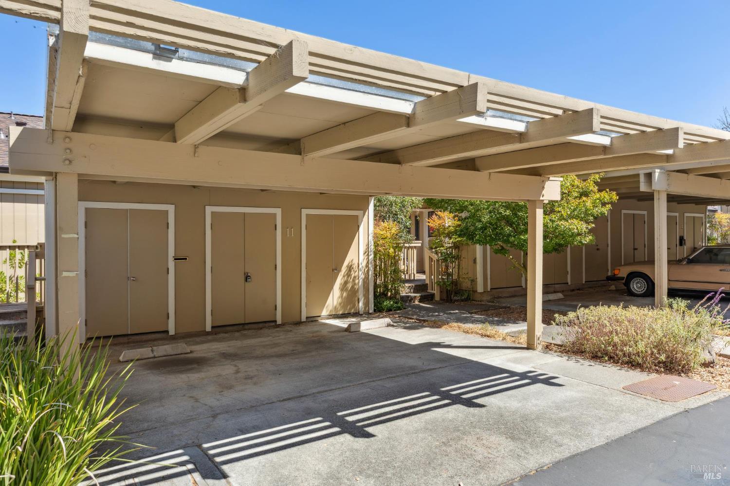 11 Thoreau Cir