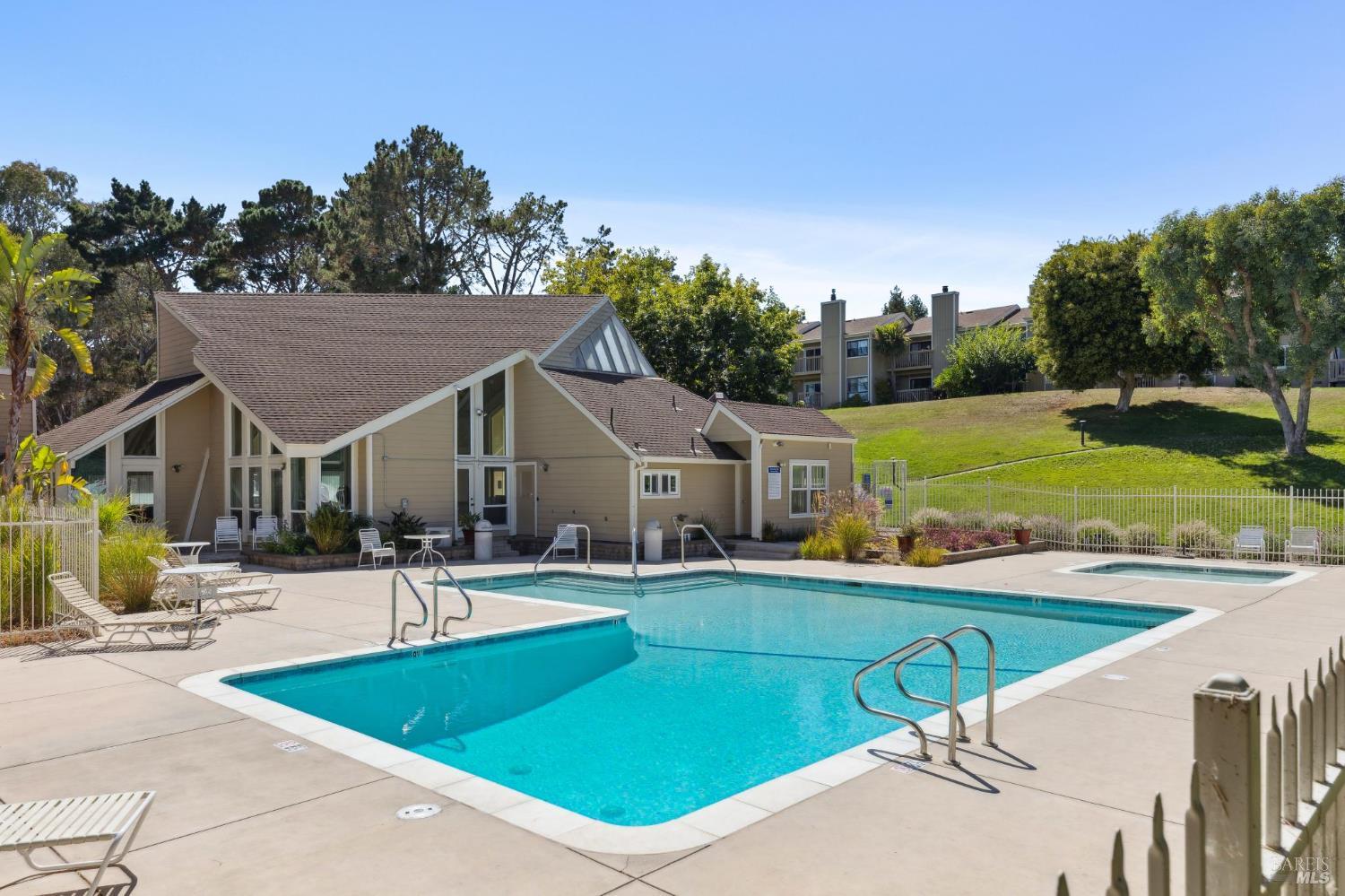 11 Thoreau Cir