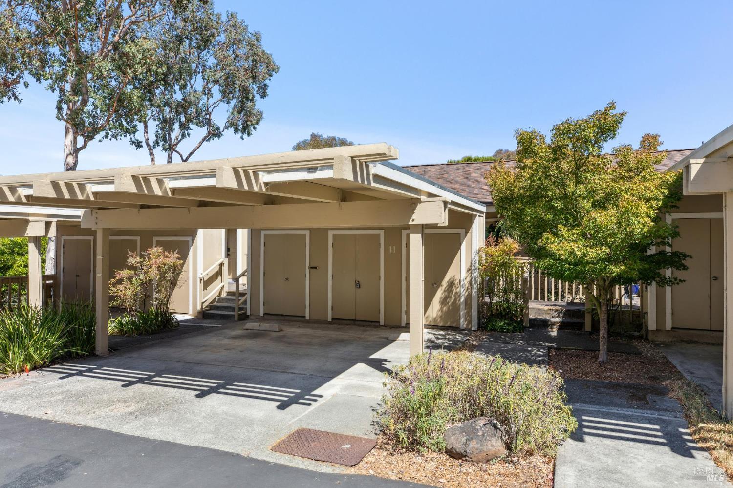 11 Thoreau Cir