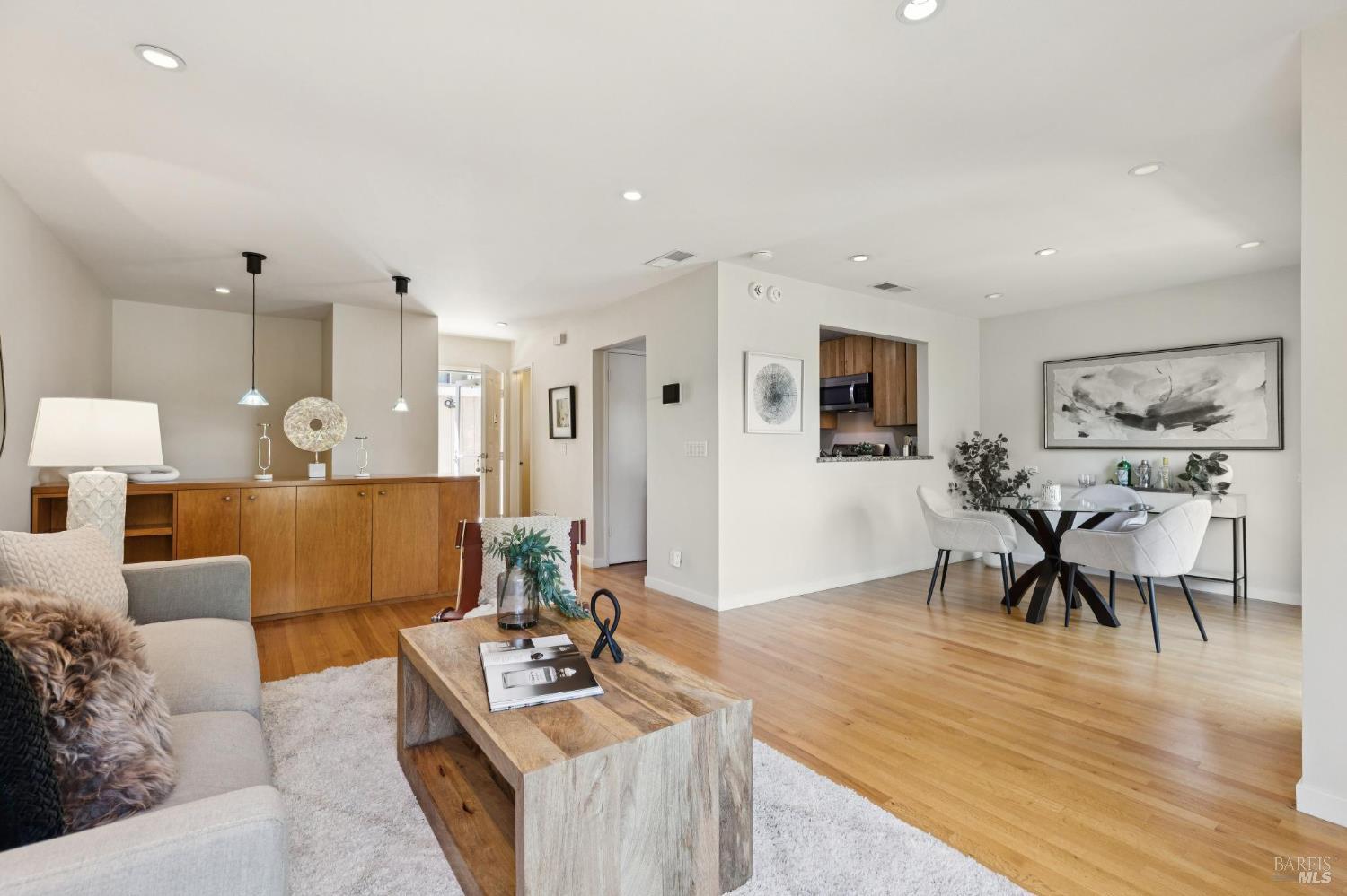 11 Thoreau Cir