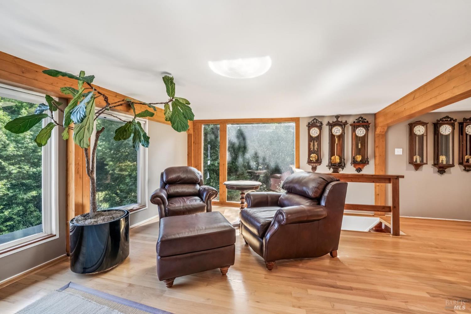 40 Mountain Ln