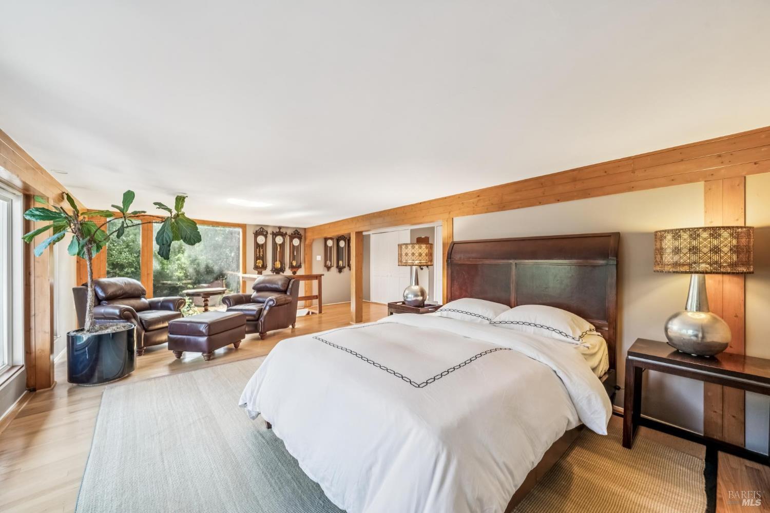 40 Mountain Ln