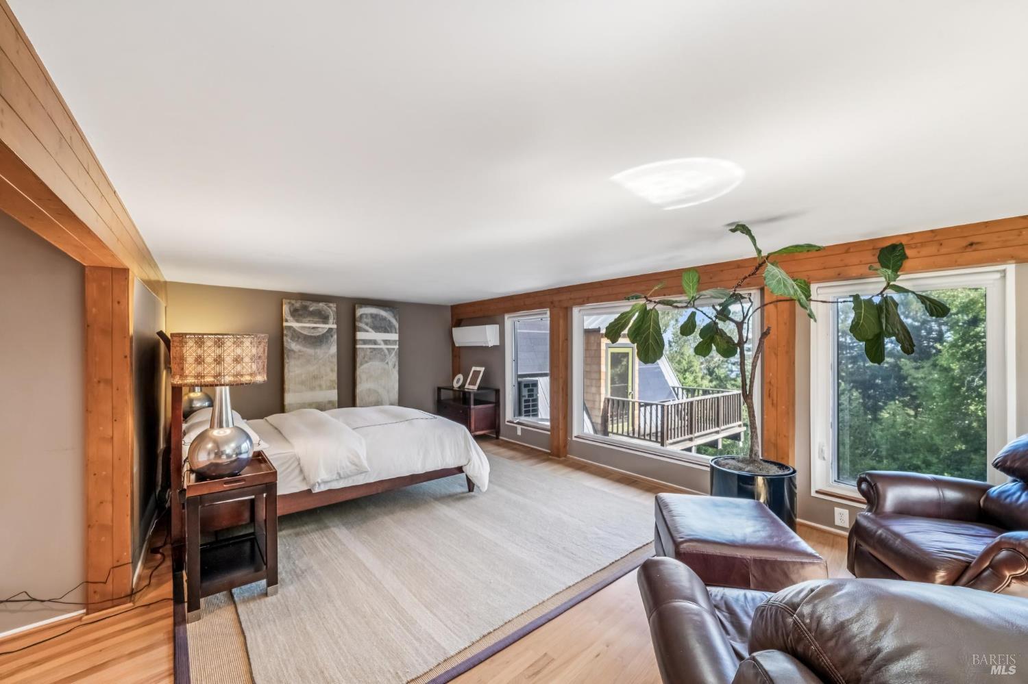 40 Mountain Ln