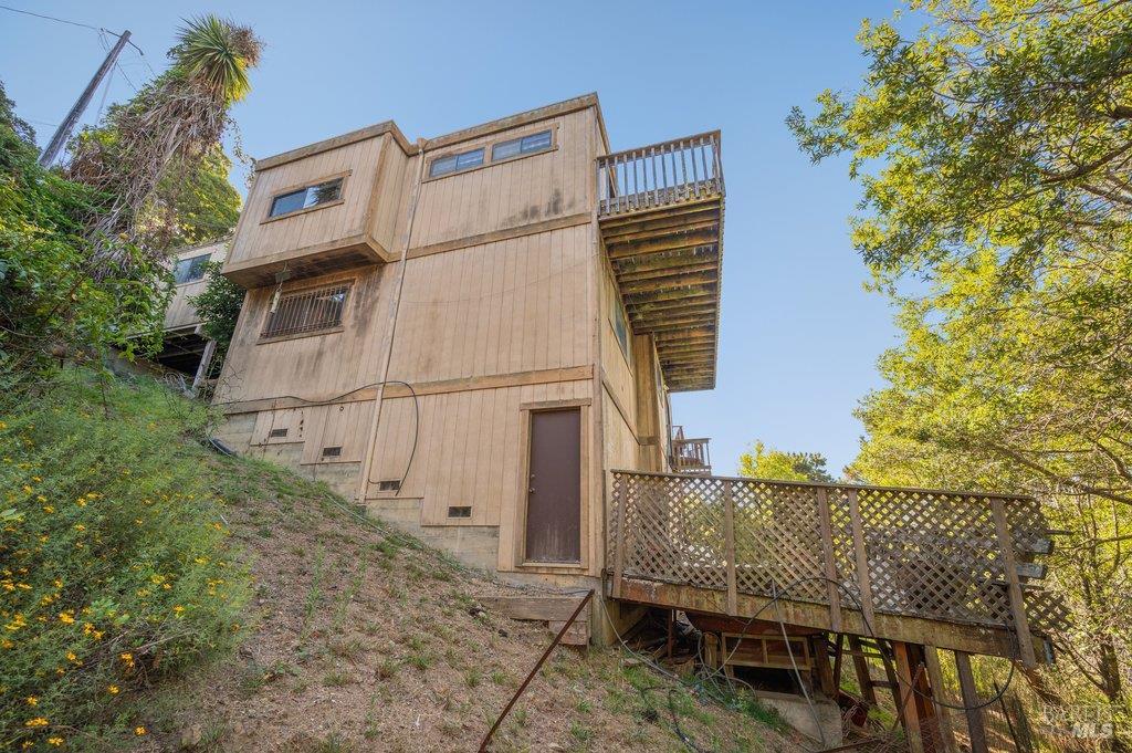 407 Wellesley Court