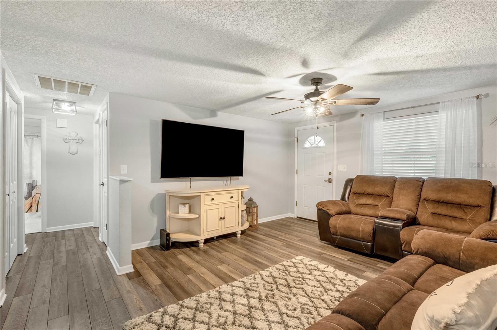 11605 MEADOWLANE DR