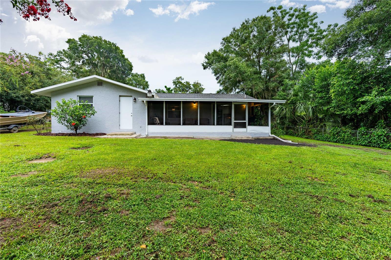 11605 MEADOWLANE DR