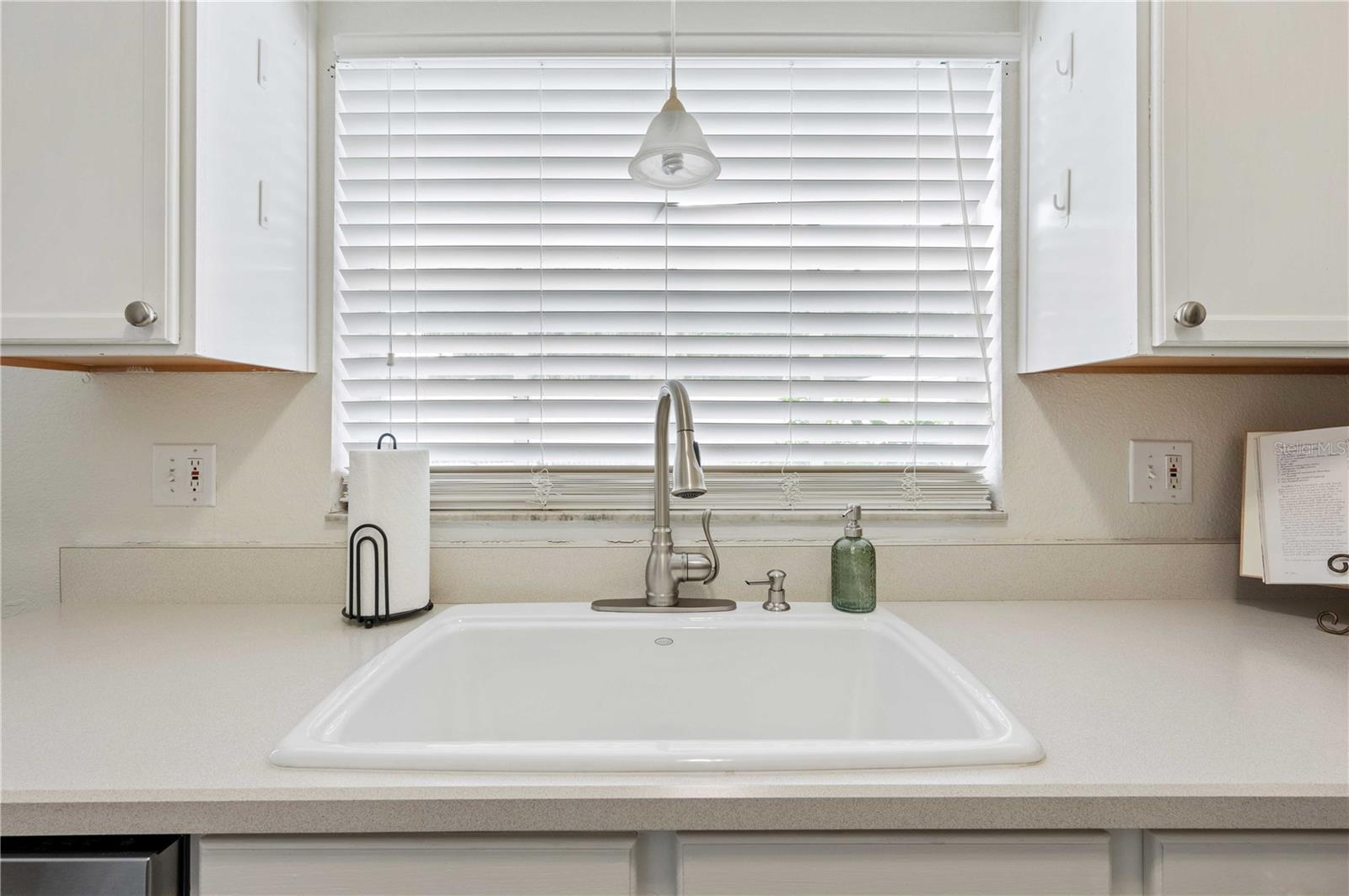 13536 EMBASSY PARK CT