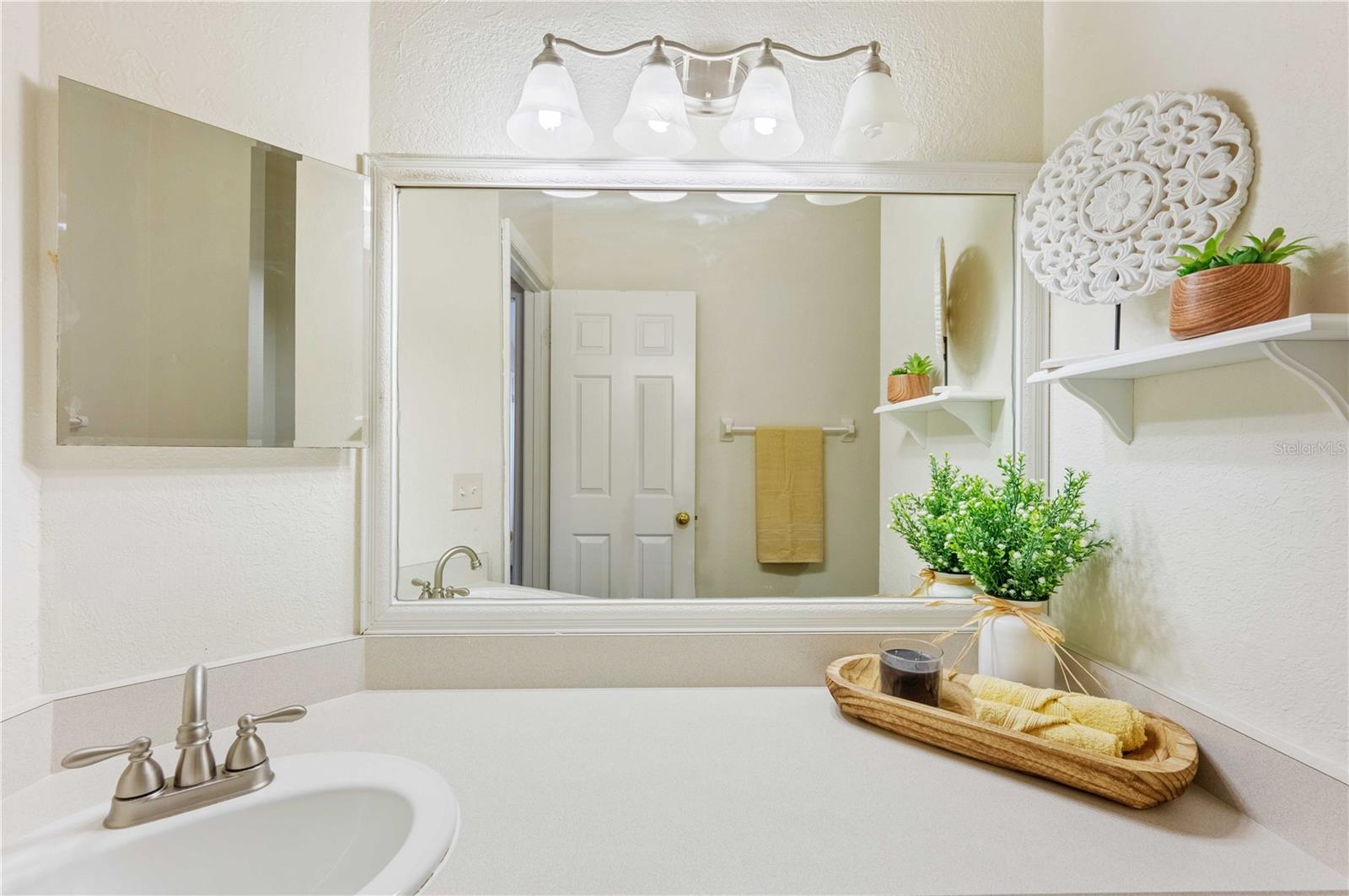 13536 EMBASSY PARK CT