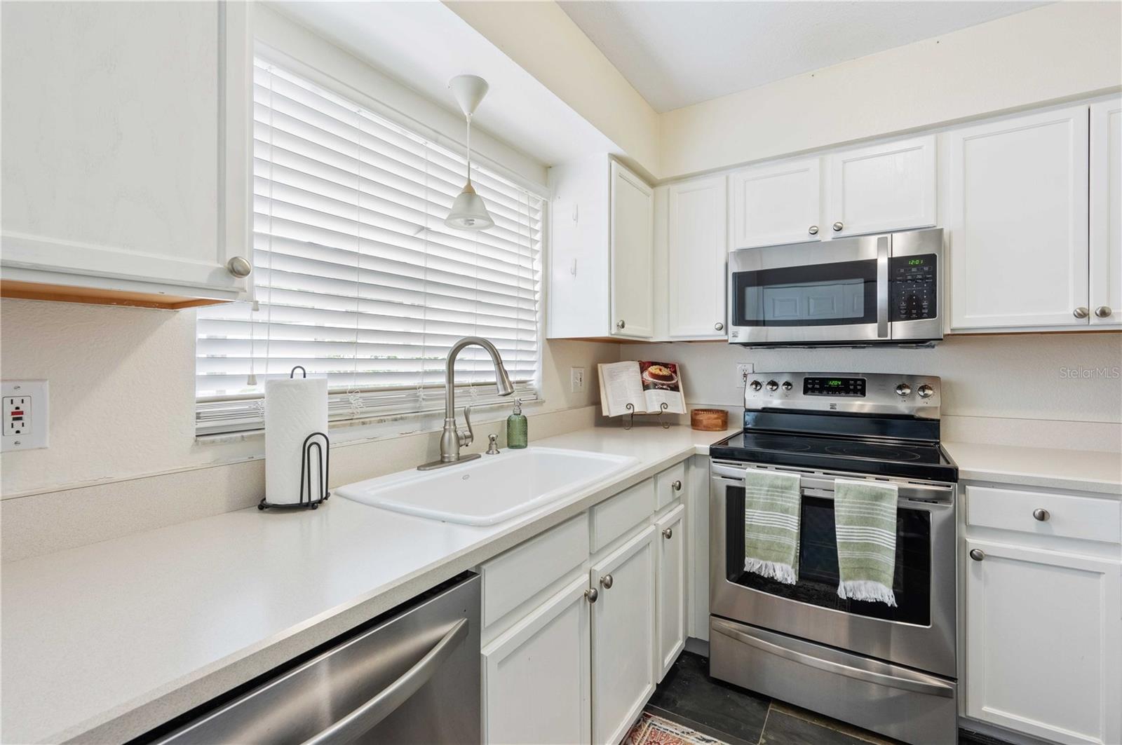 13536 EMBASSY PARK CT