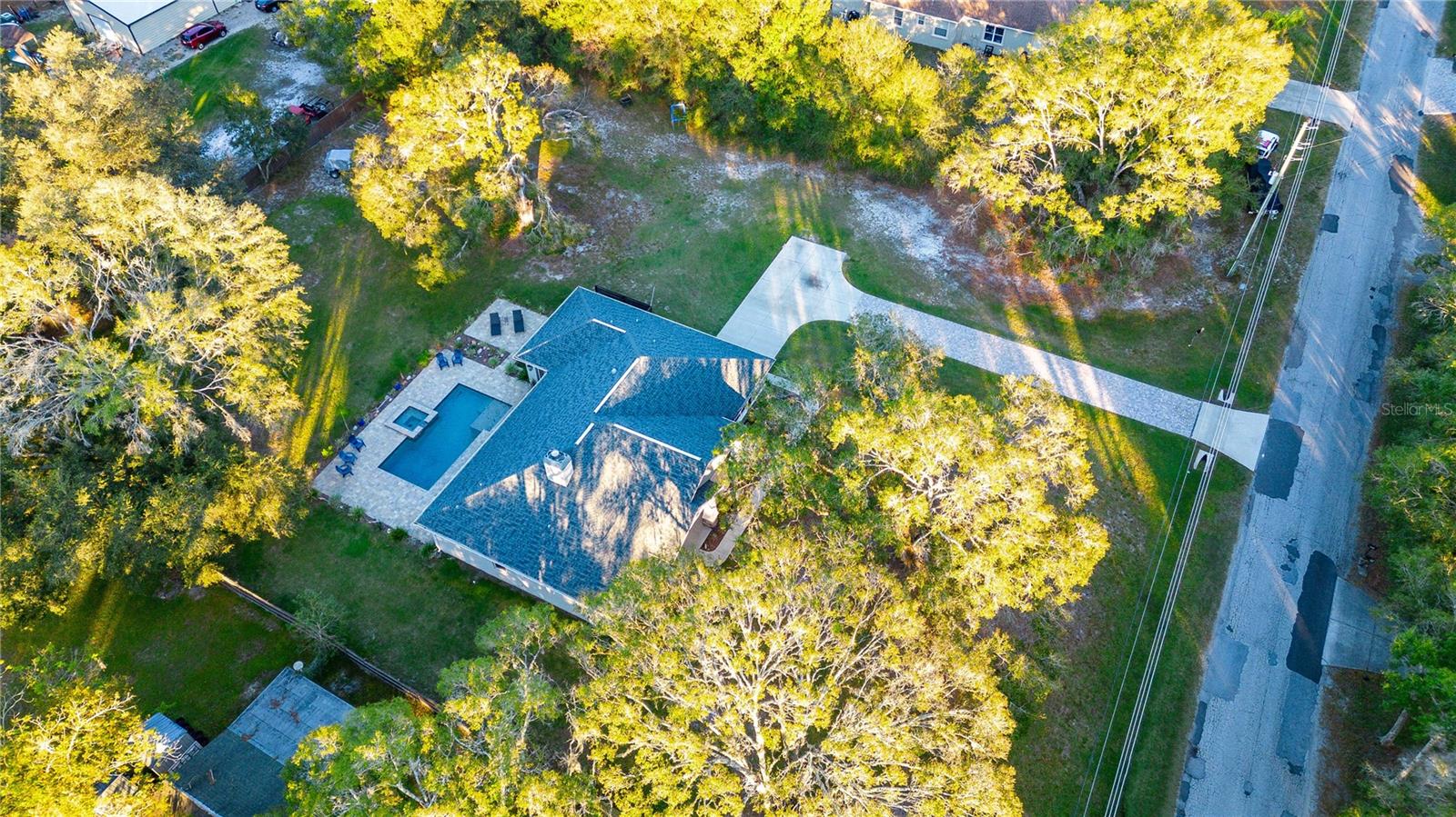 28271 LINDENHURST DR