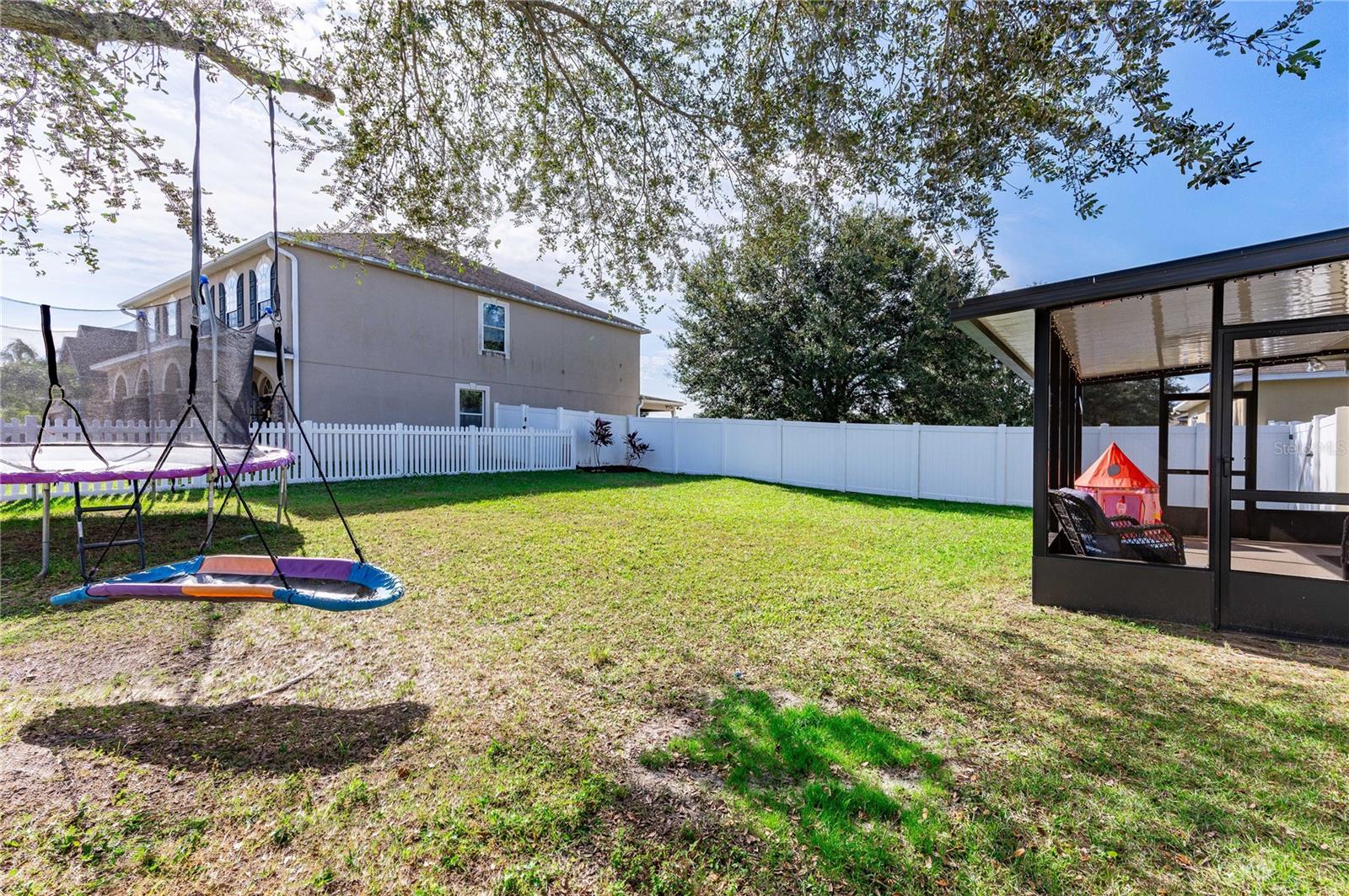 36150 MARKREE CASTLE AVE