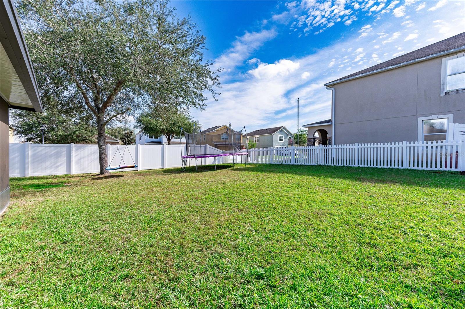 36150 MARKREE CASTLE AVE