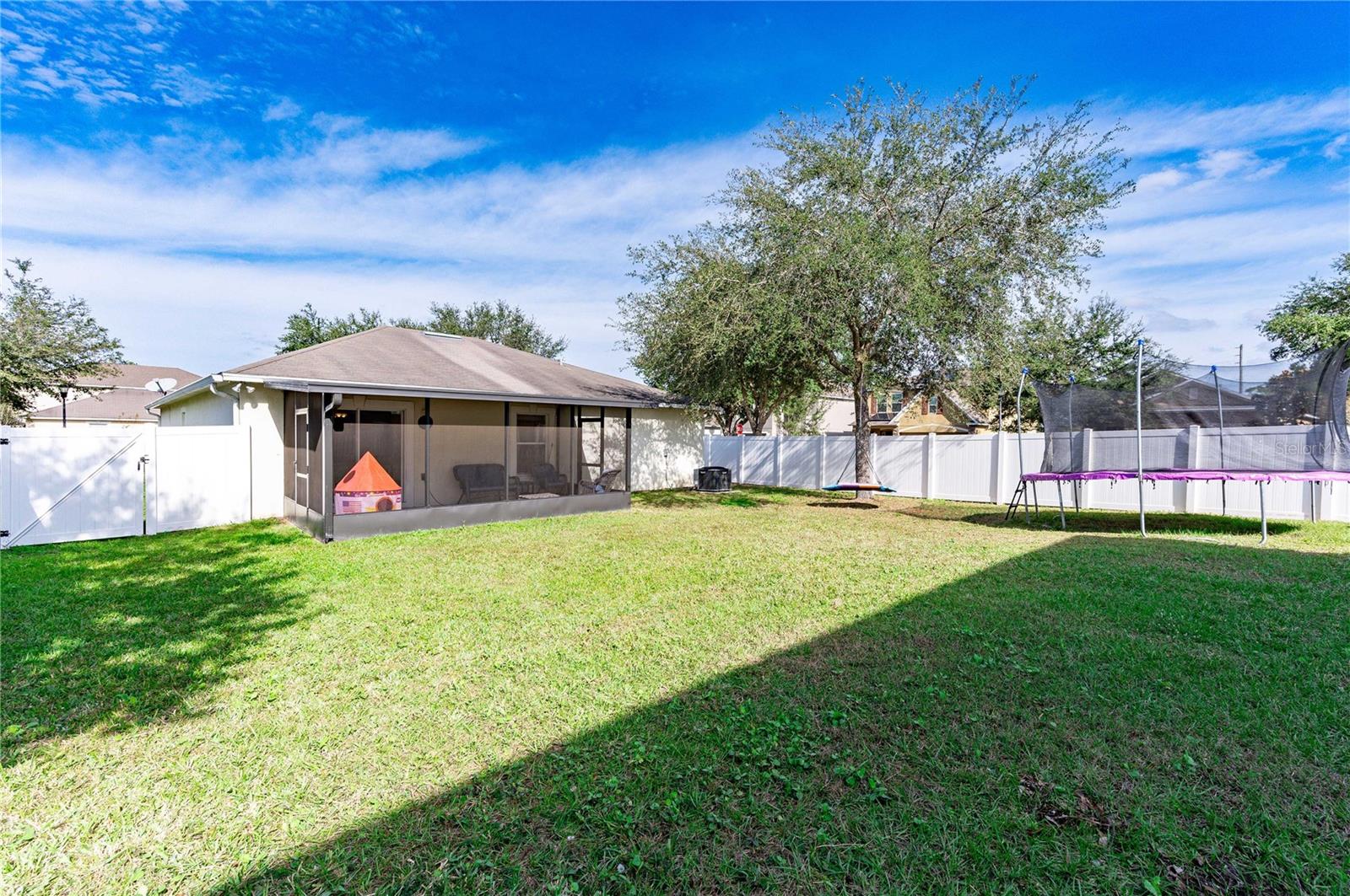 36150 MARKREE CASTLE AVE