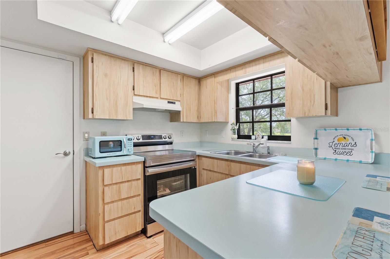 7186 LEXINGTON CIR