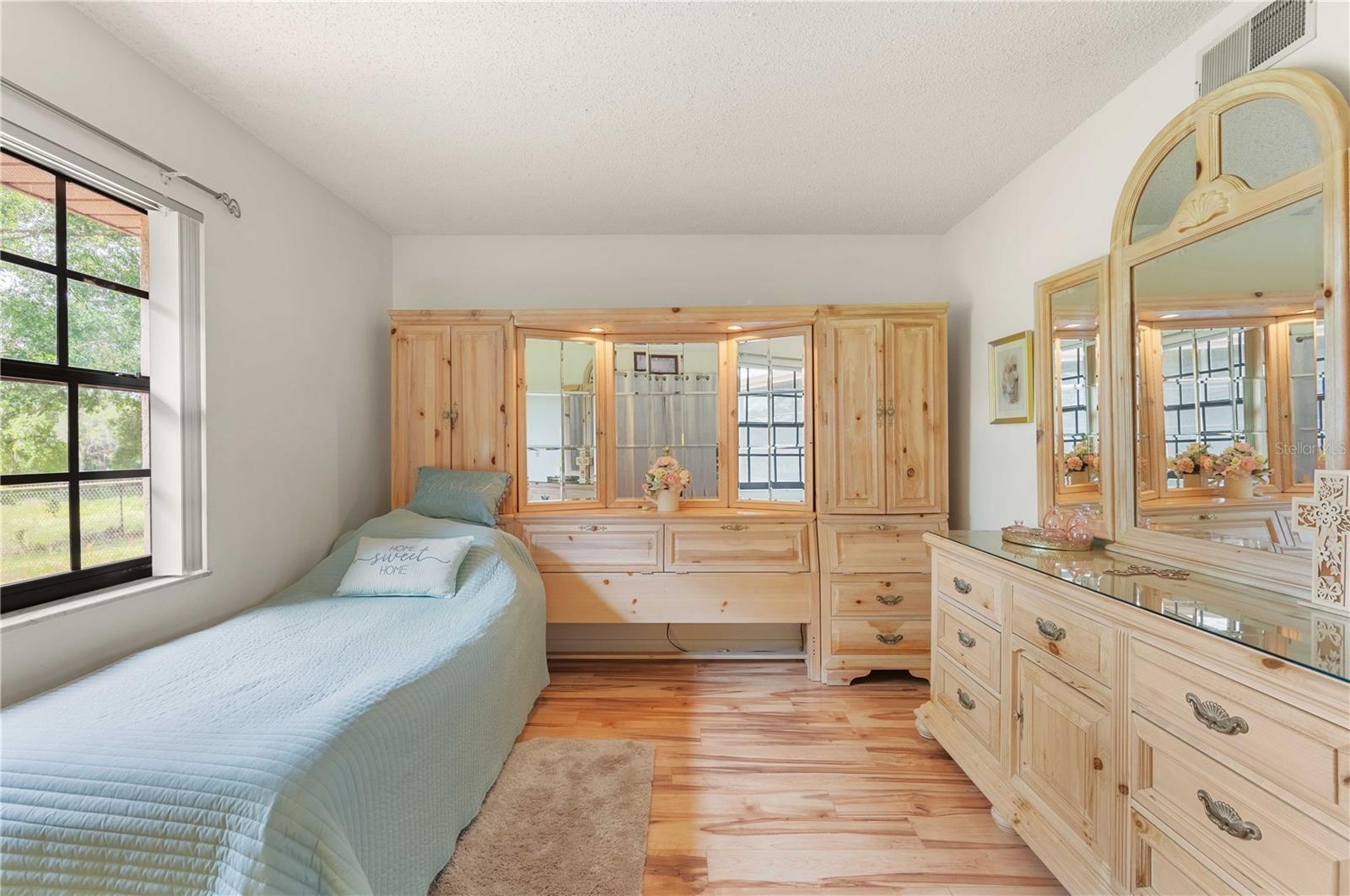 7186 LEXINGTON CIR