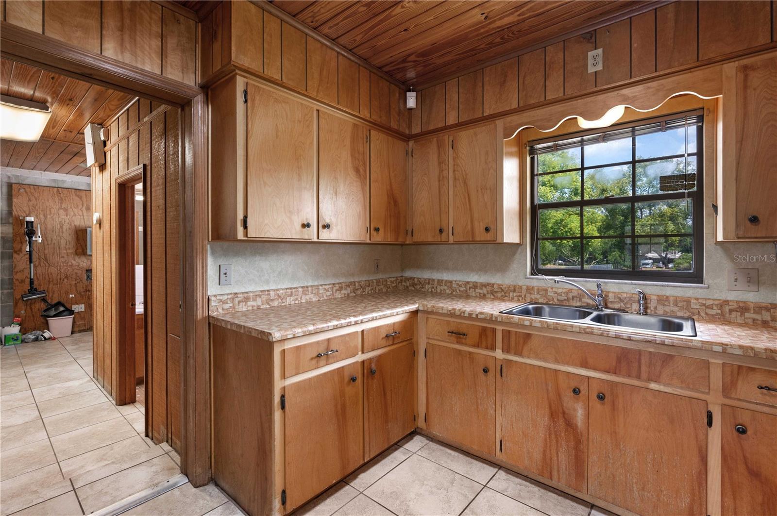 13312 FORT KING RD