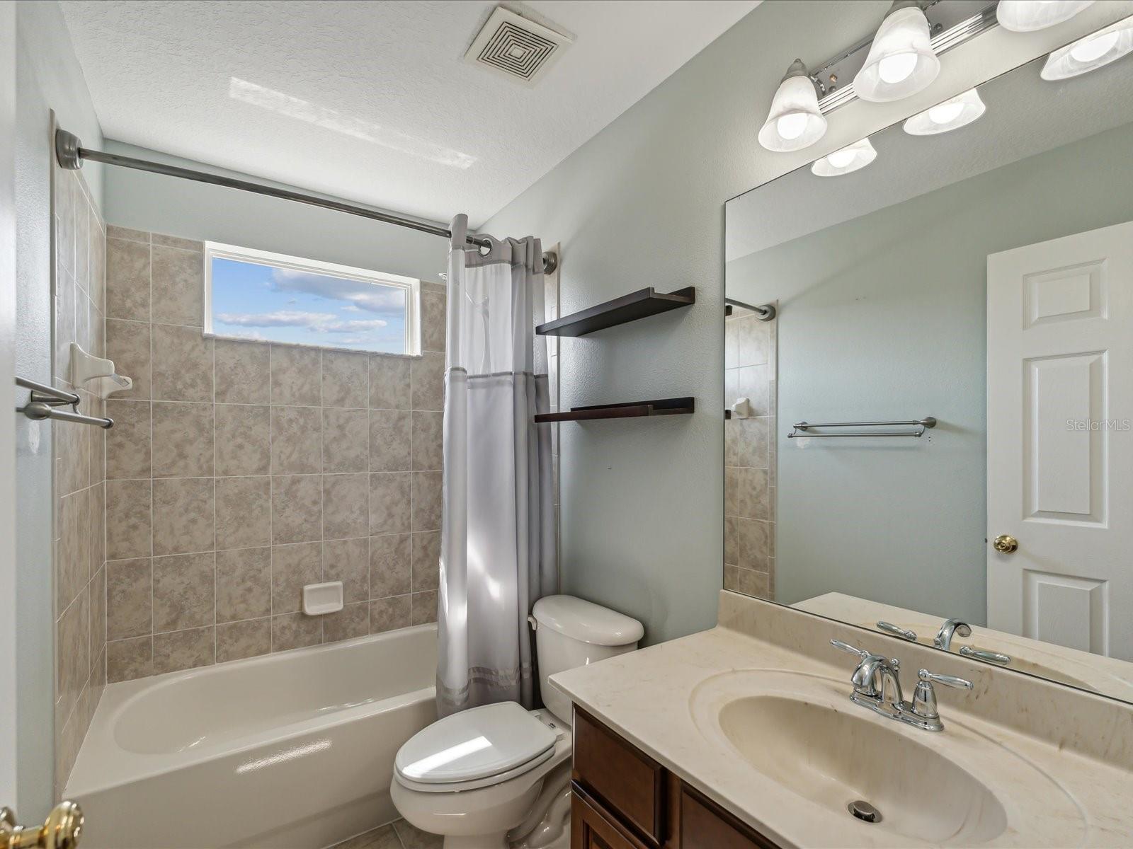 18528 NEW LONDON AVE