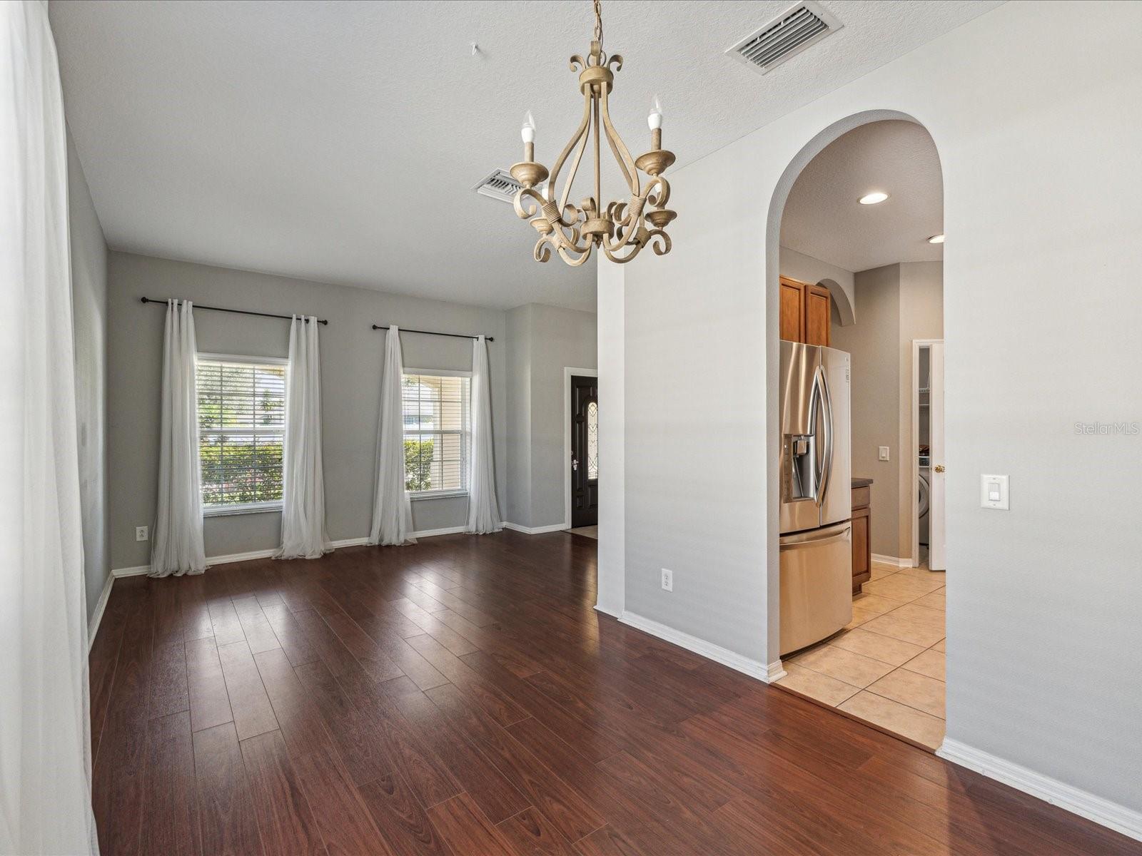 18528 NEW LONDON AVE