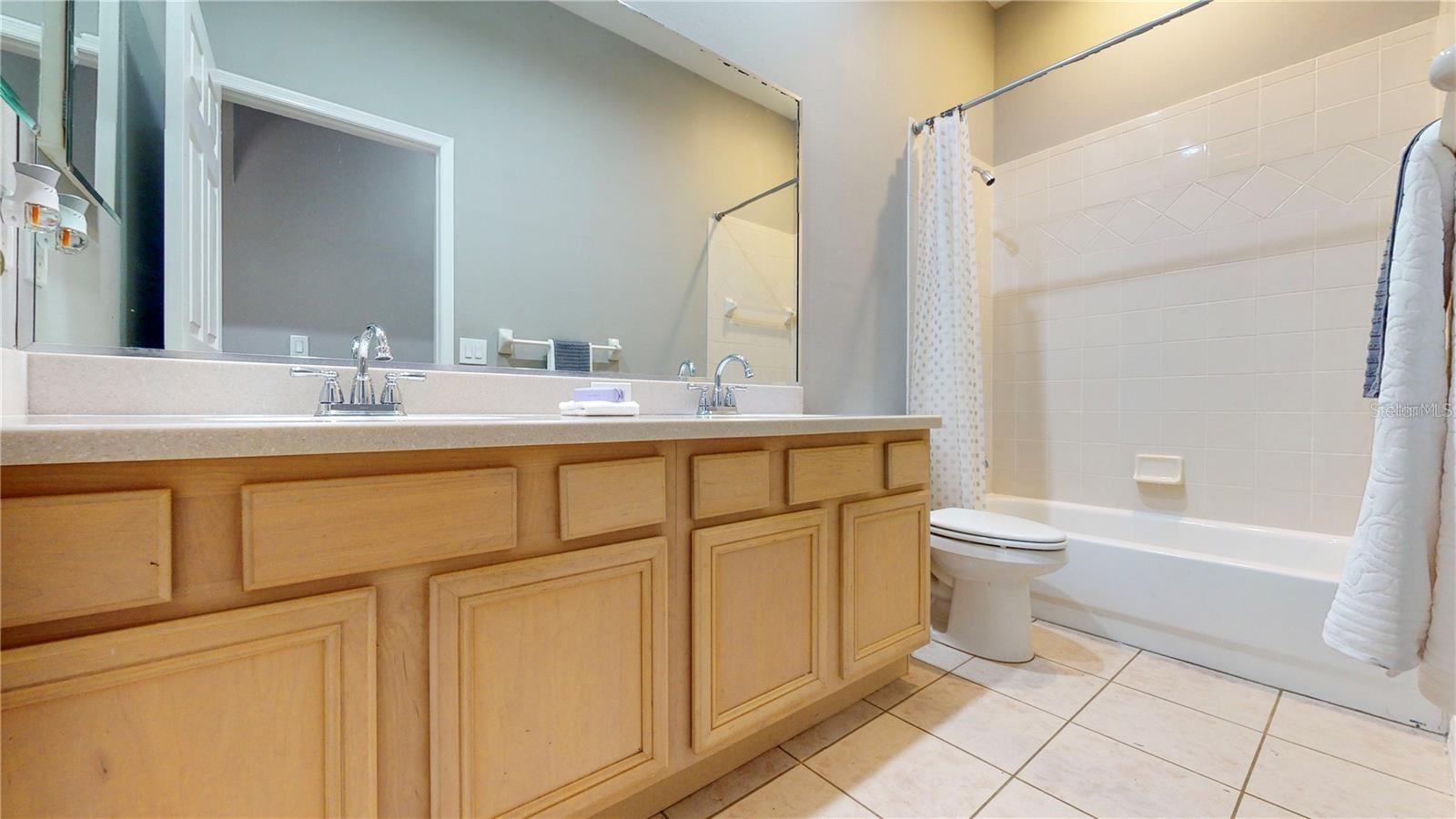 10423 CANARY ISLE DR
