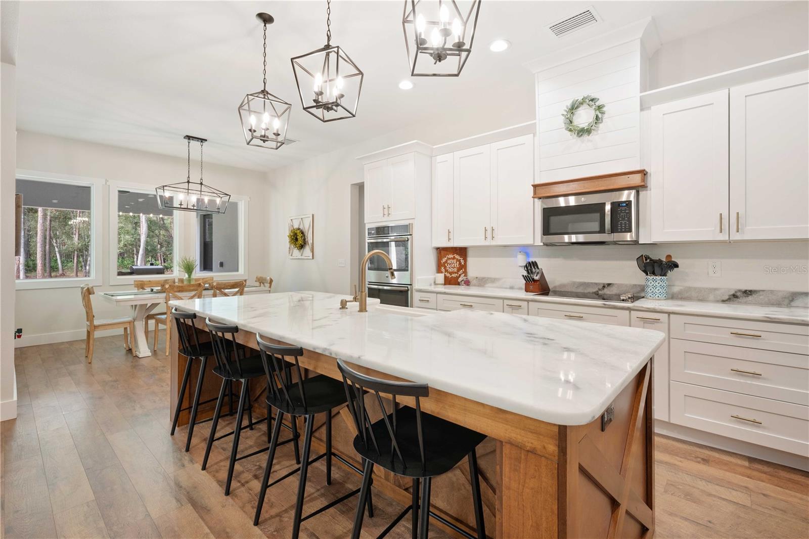8611 QUAIL HOLLOW BLVD