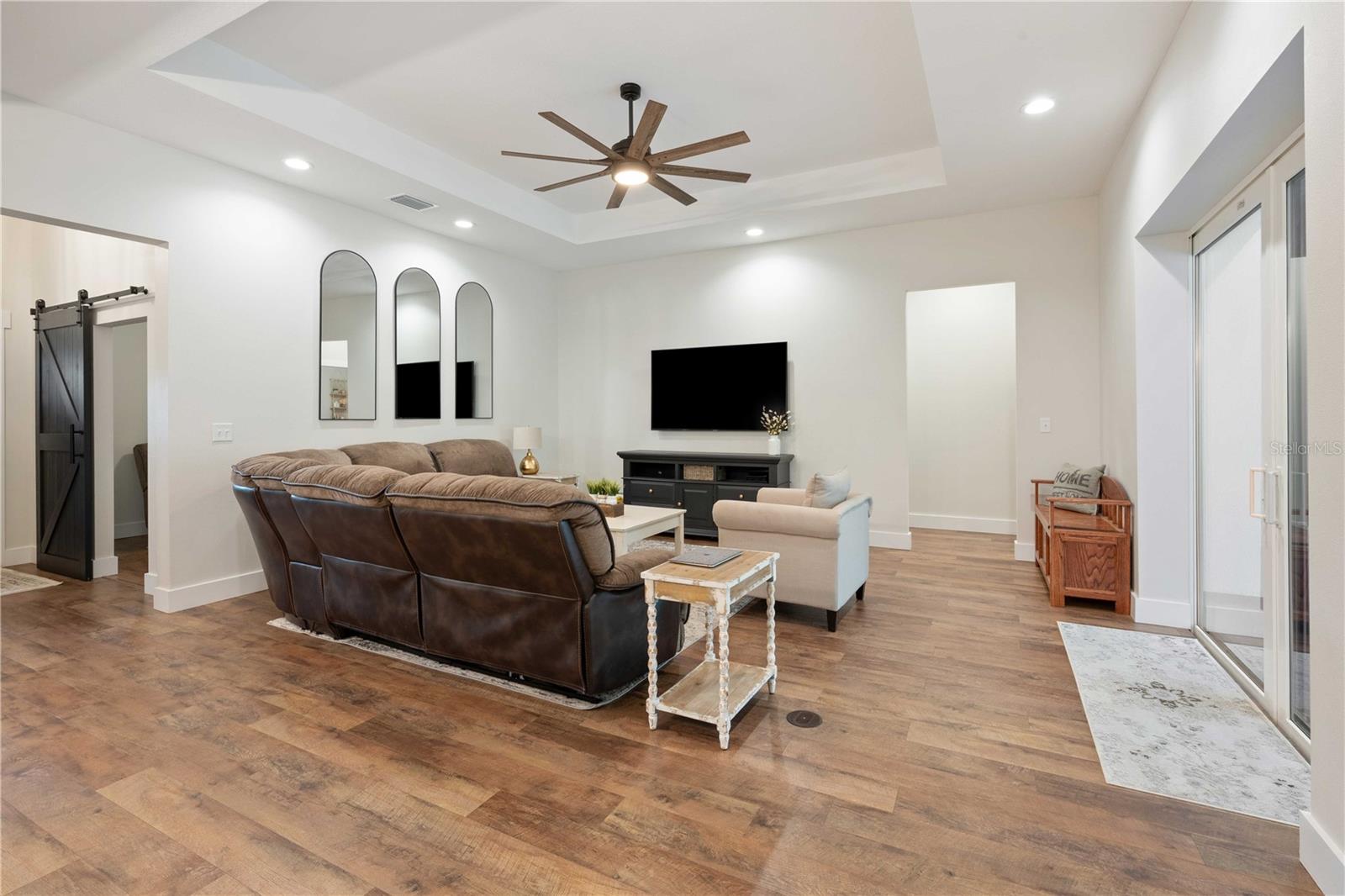 8611 QUAIL HOLLOW BLVD
