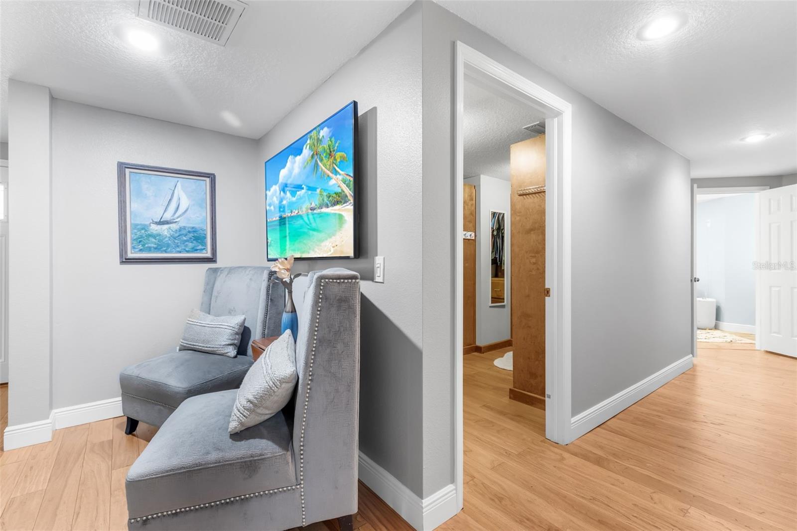 28042 LINDENHURST DR