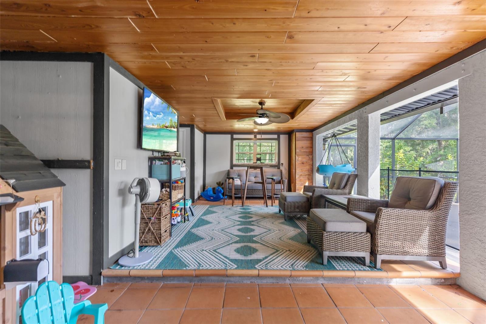 28042 LINDENHURST DR