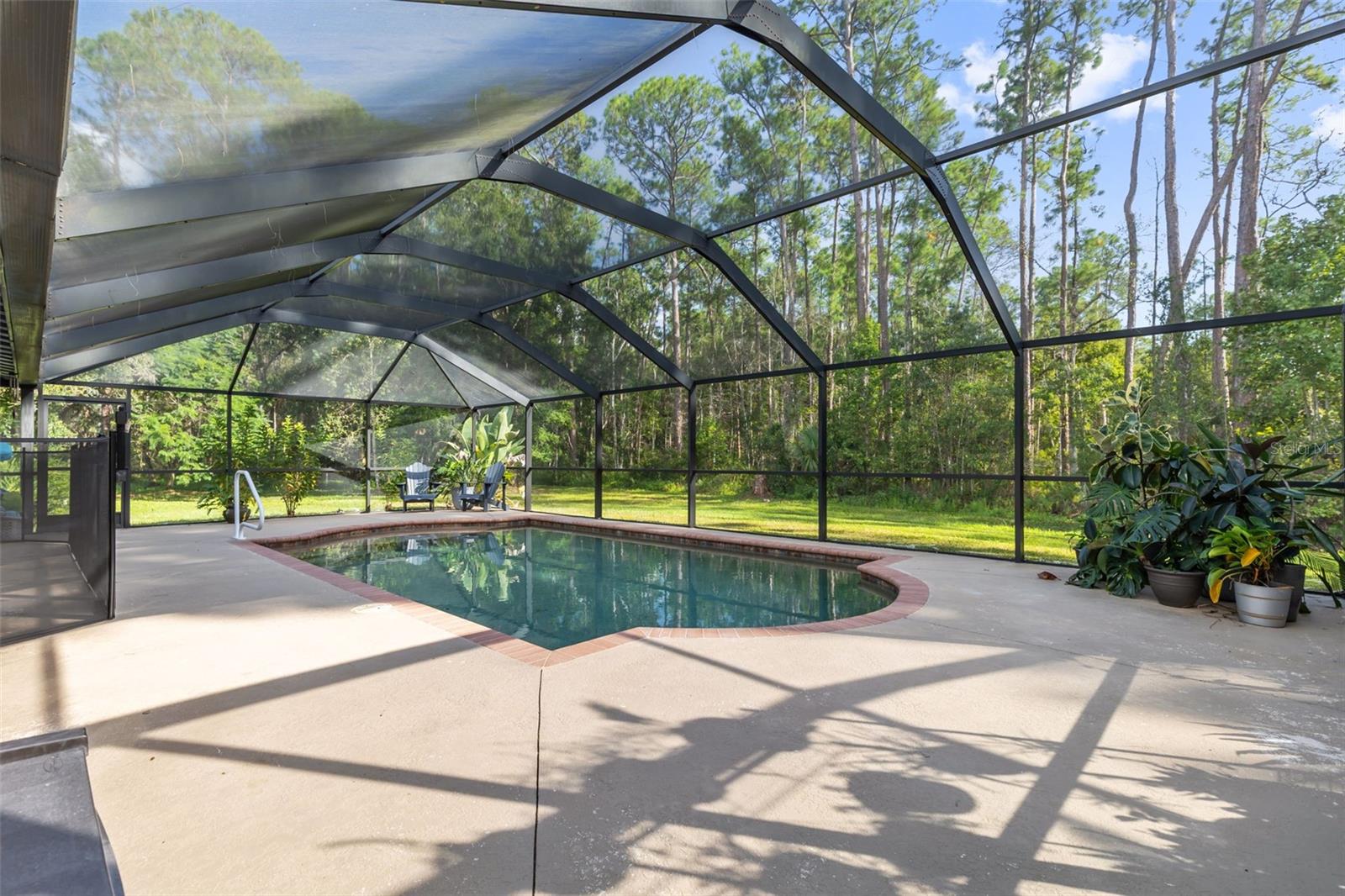 28042 LINDENHURST DR