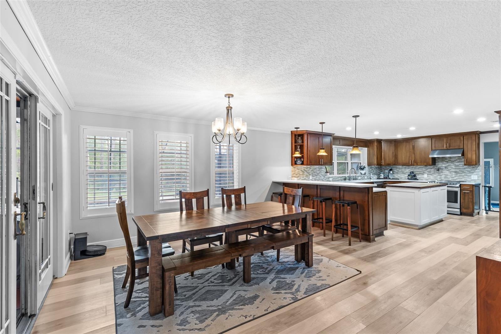 28042 LINDENHURST DR