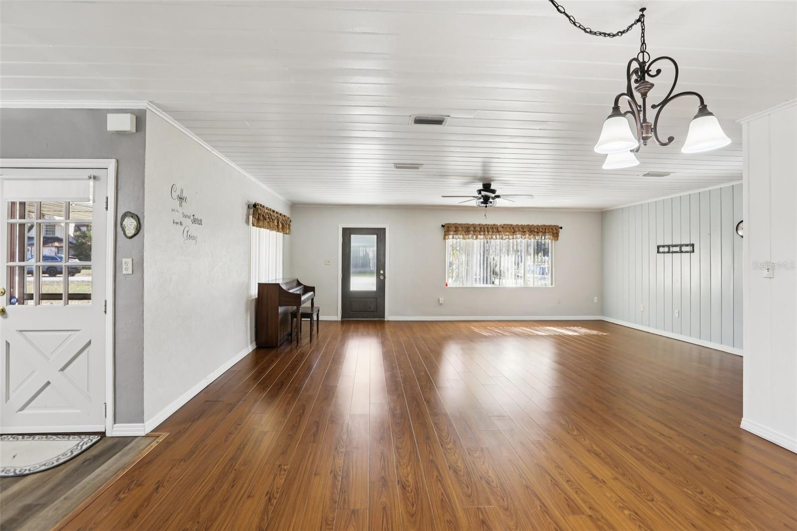 33137 CERCELIA RD