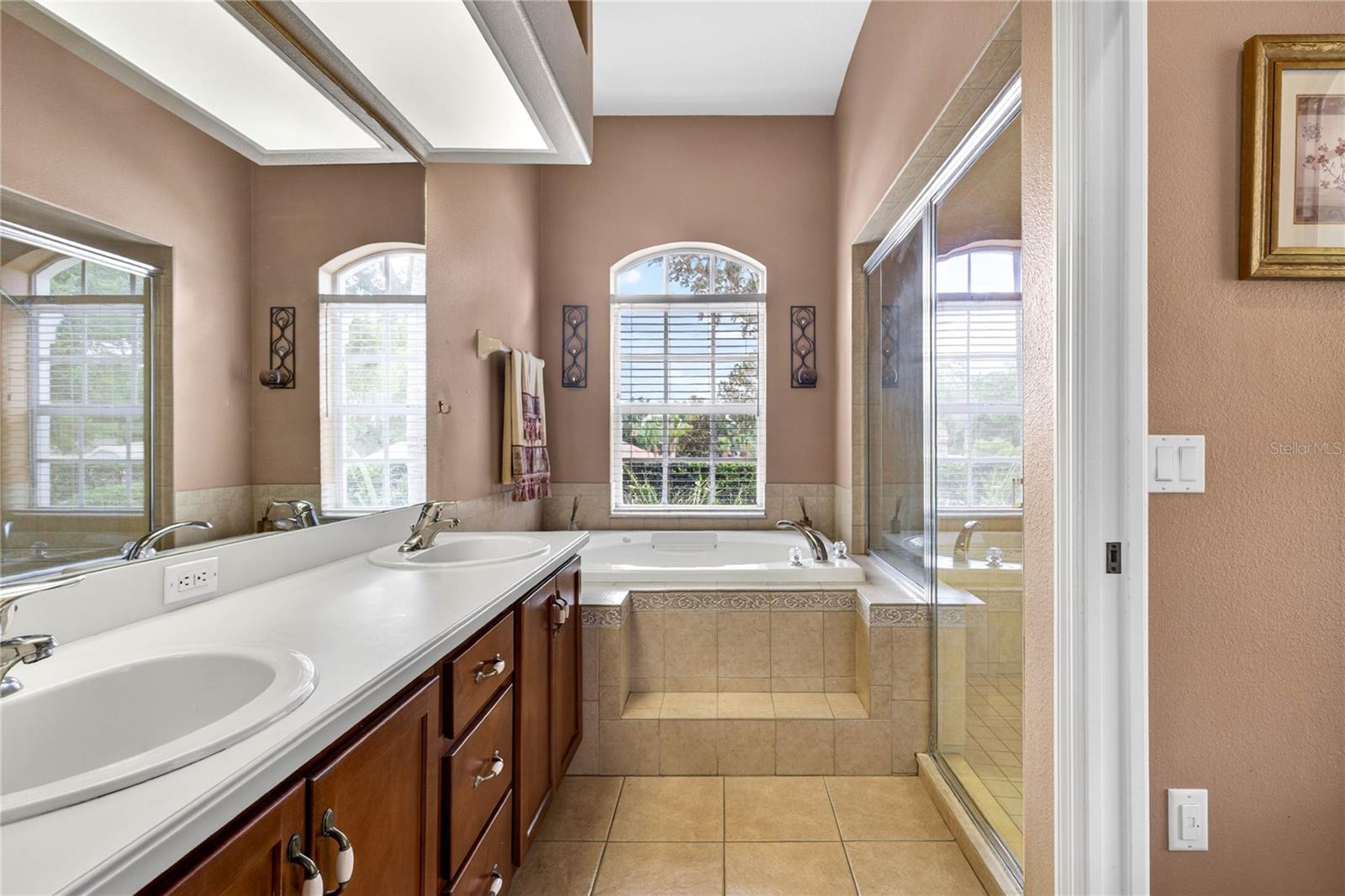 12643 OAK HOLLOW CT