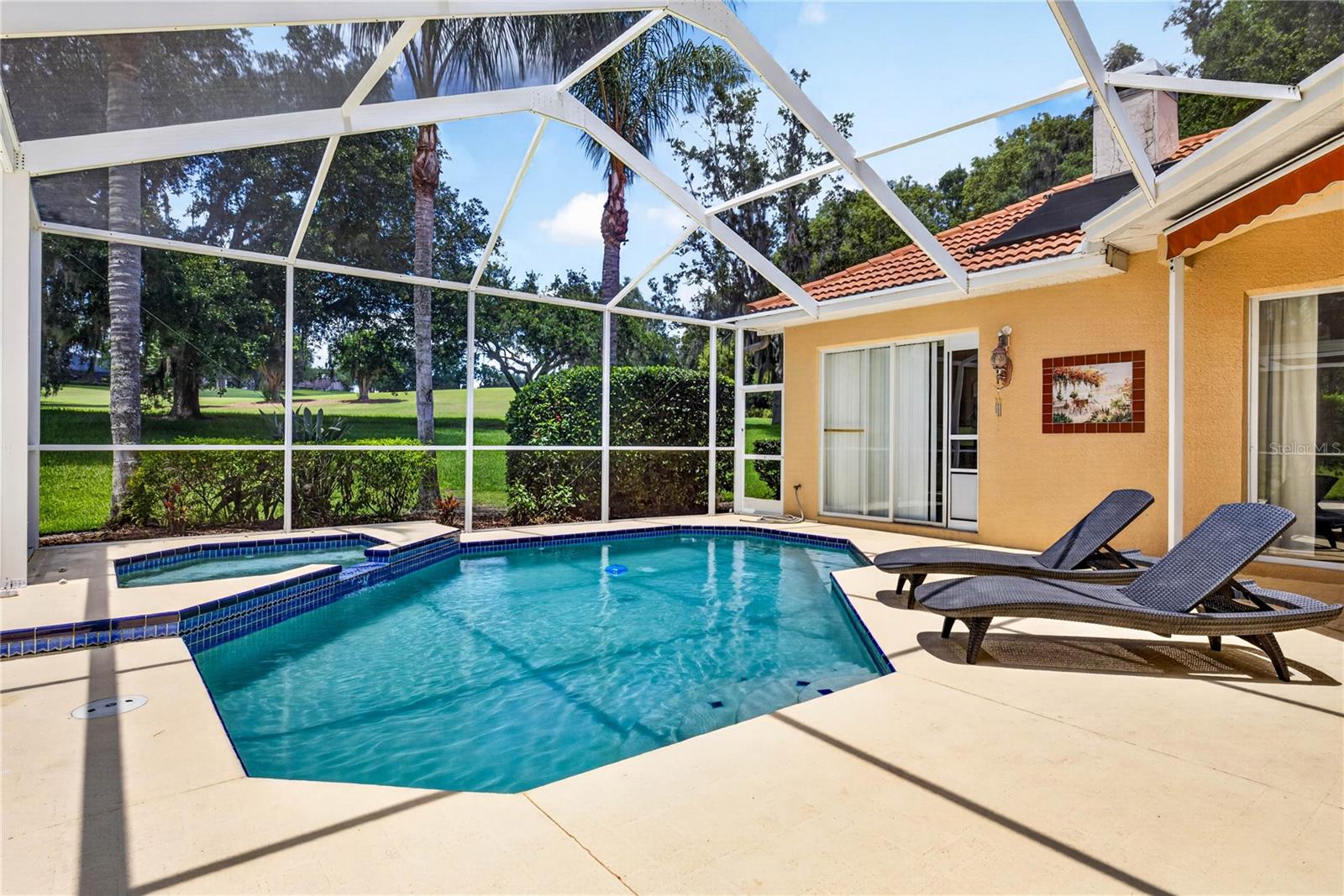 12643 OAK HOLLOW CT