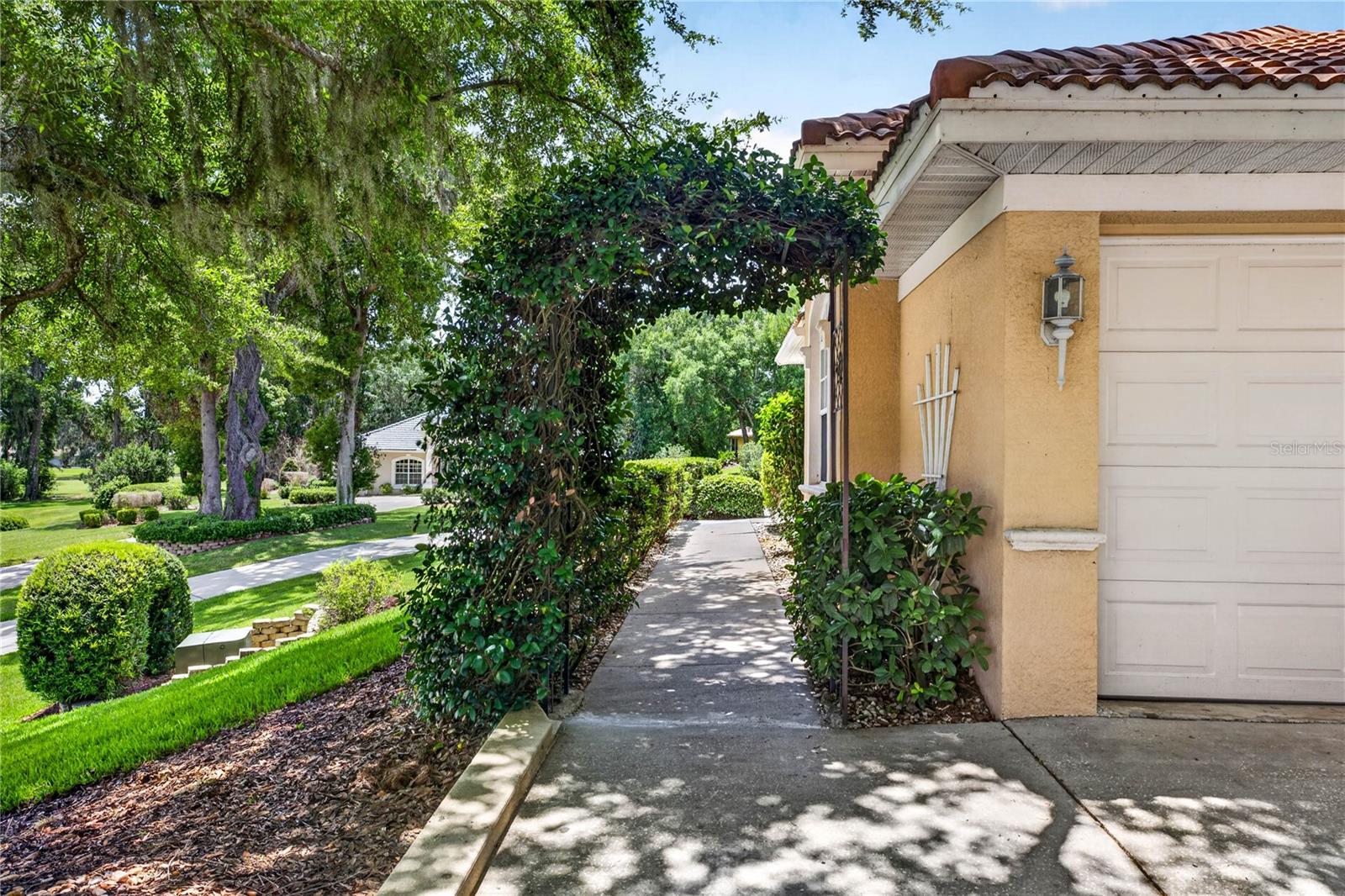 12643 OAK HOLLOW CT