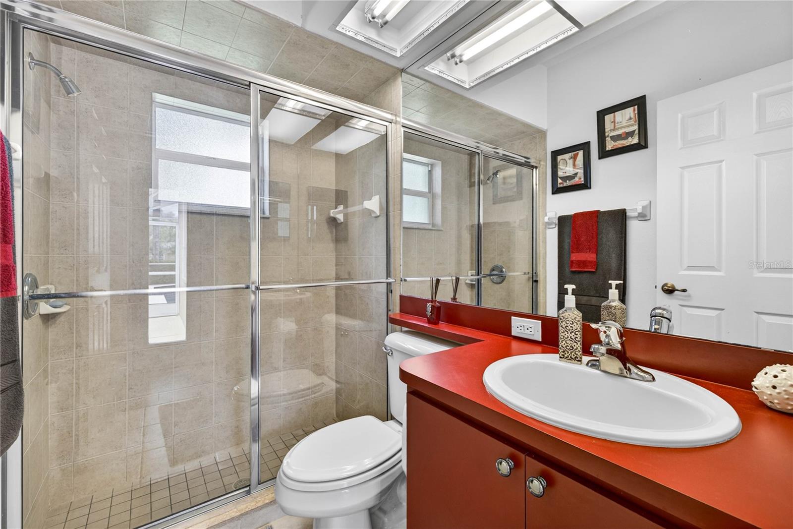 12643 OAK HOLLOW CT