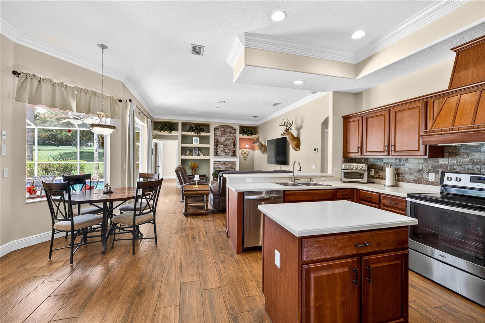 12643 OAK HOLLOW CT