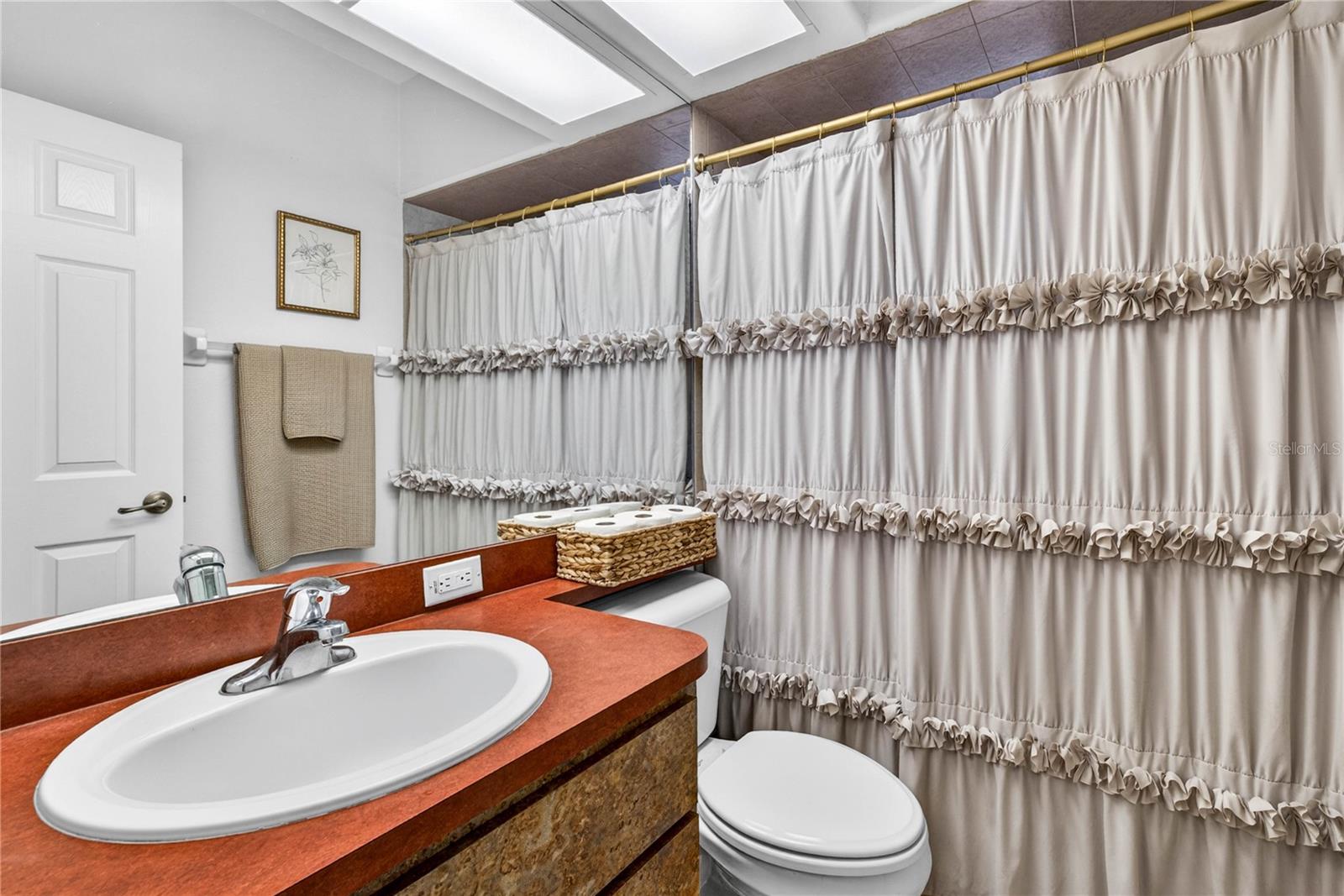 12643 OAK HOLLOW CT