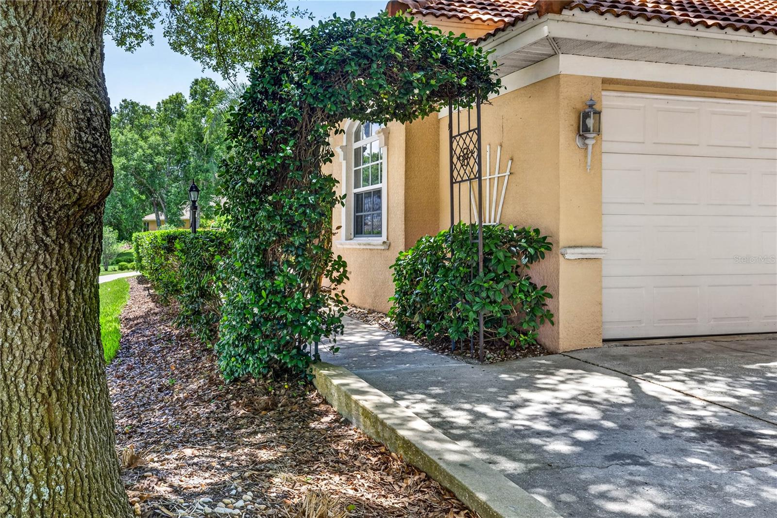 12643 OAK HOLLOW CT