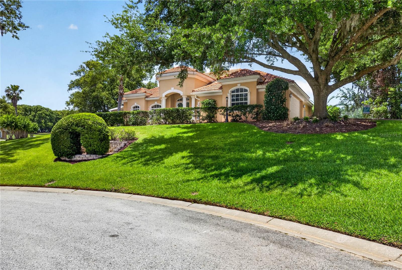 12643 OAK HOLLOW CT