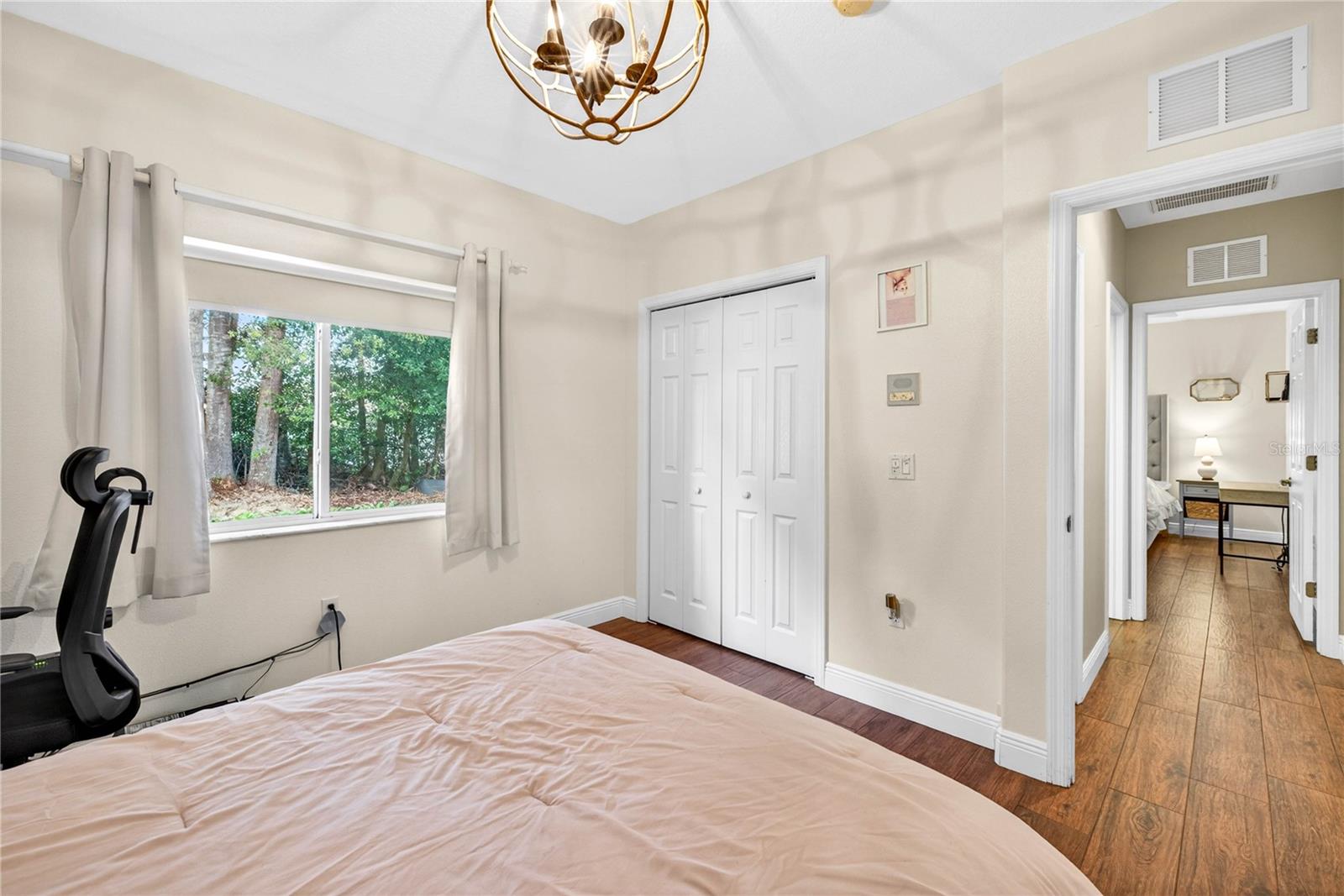 12643 OAK HOLLOW CT