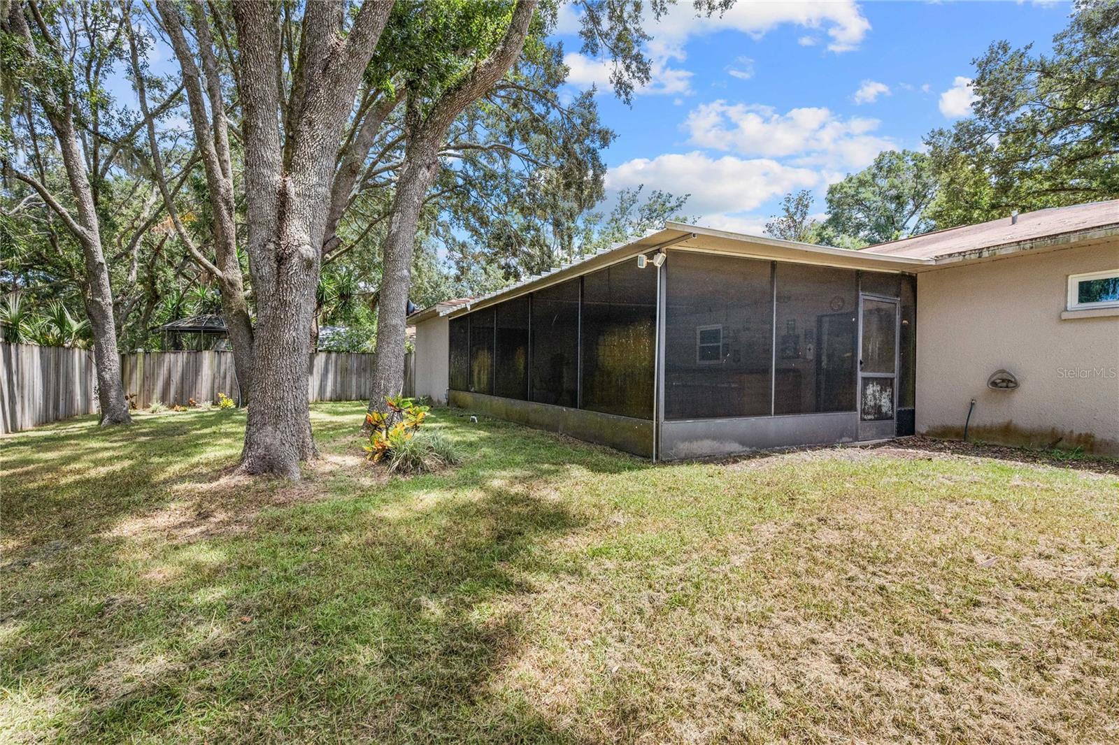 2423 FORREST CREST CIR