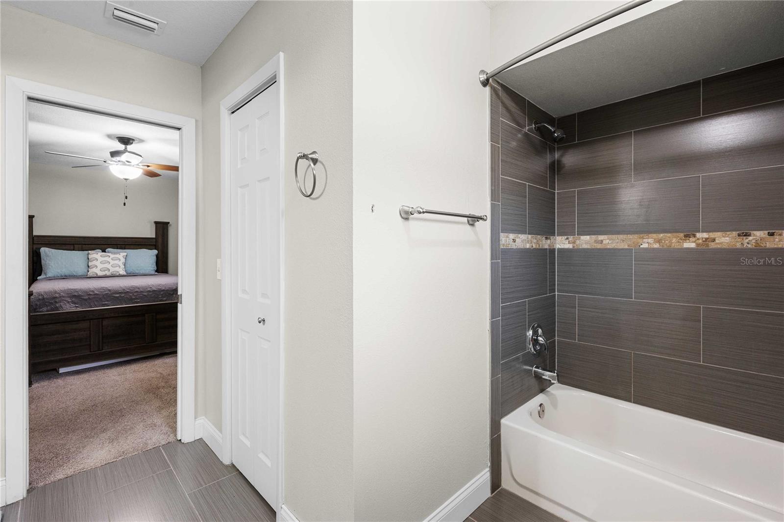 2423 FORREST CREST CIR