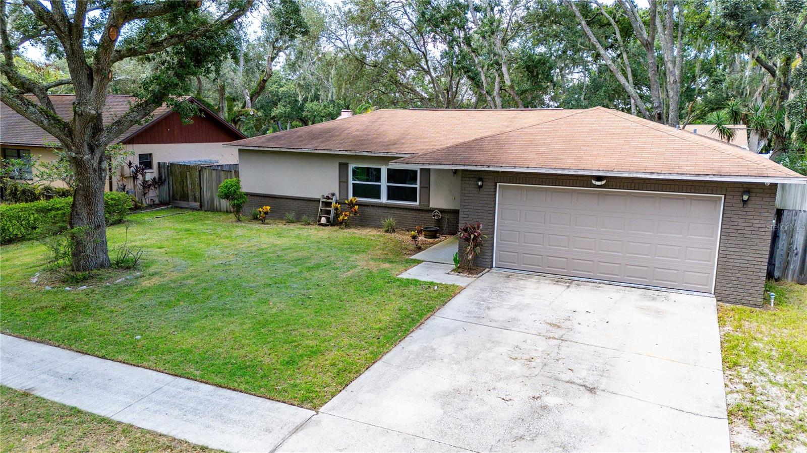 2423 FORREST CREST CIR