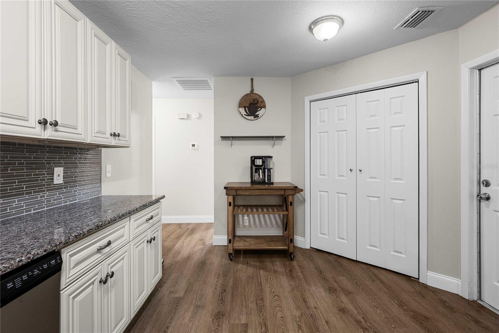2423 FORREST CREST CIR