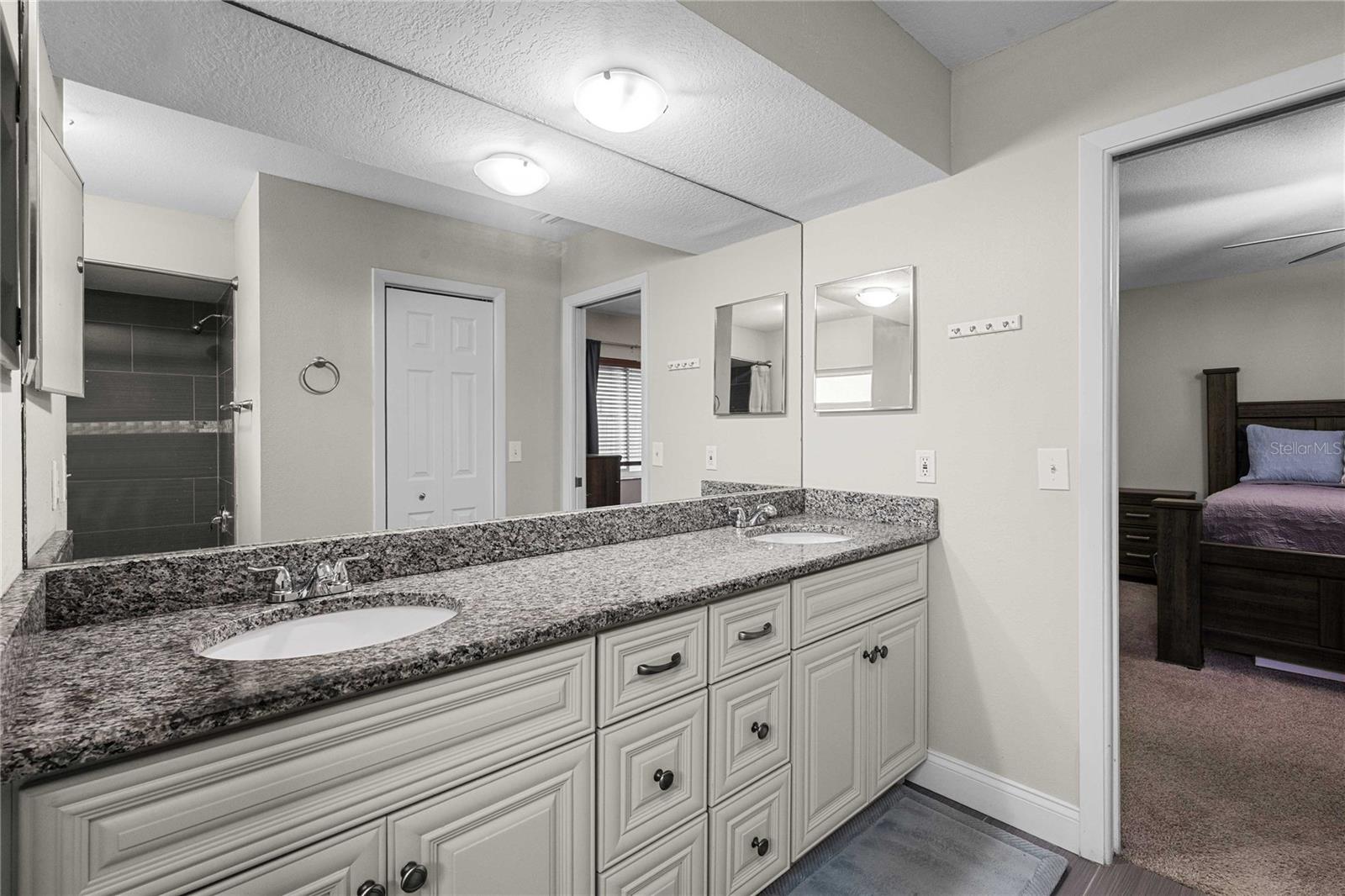 2423 FORREST CREST CIR
